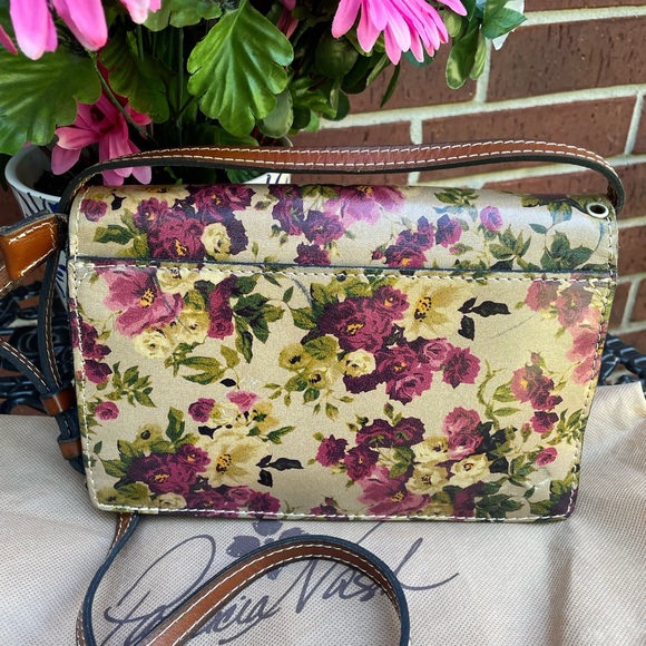 Patricia Nash ‘Torrie’ Antique Rose crossbody. - Picture 3 of 6